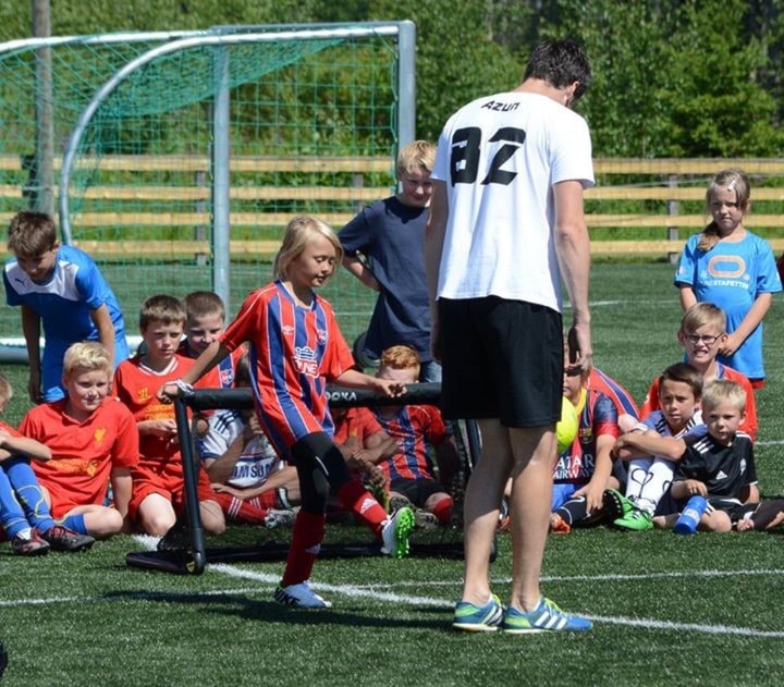 Fotballavslutning i Neshallen for lagene i Ringsak